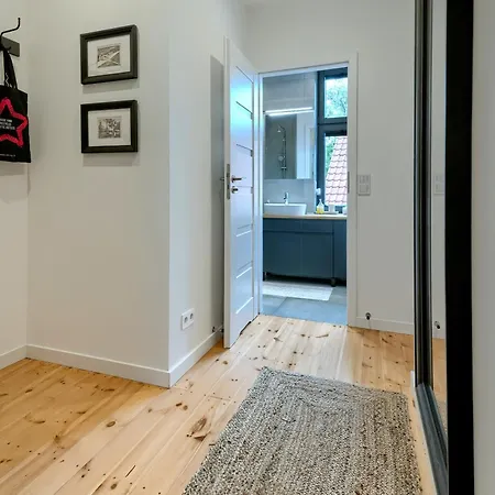Devon Apartment *