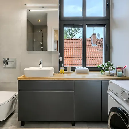 Devon Apartment